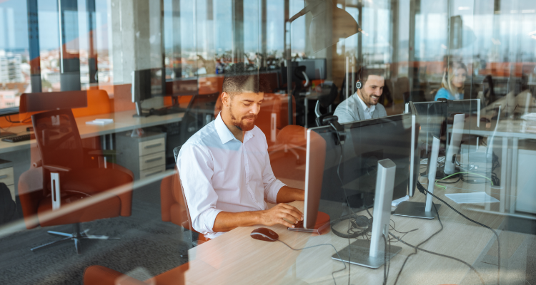 Dedicated vs. Shared Services Help Desk: Which Model is Right for You?